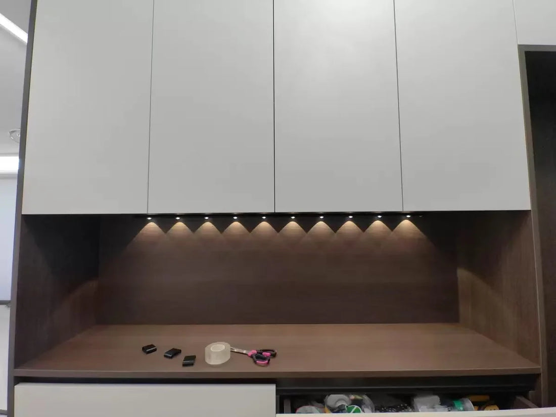 תאורת LED אלחוטית דקיקה עם חיישן תנועה